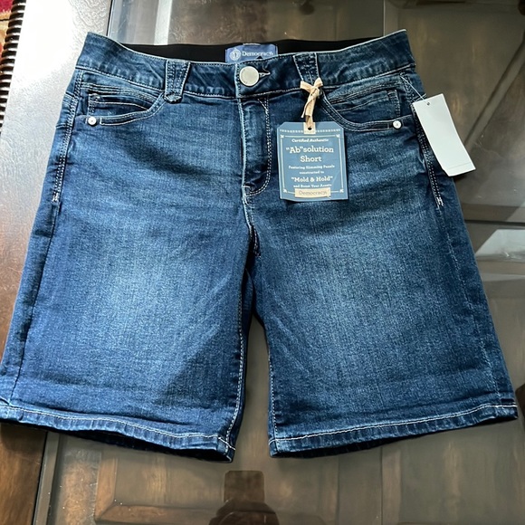 Democracy “Ab"solution® Cuffed Hem Shorts - Picture 8 of 11